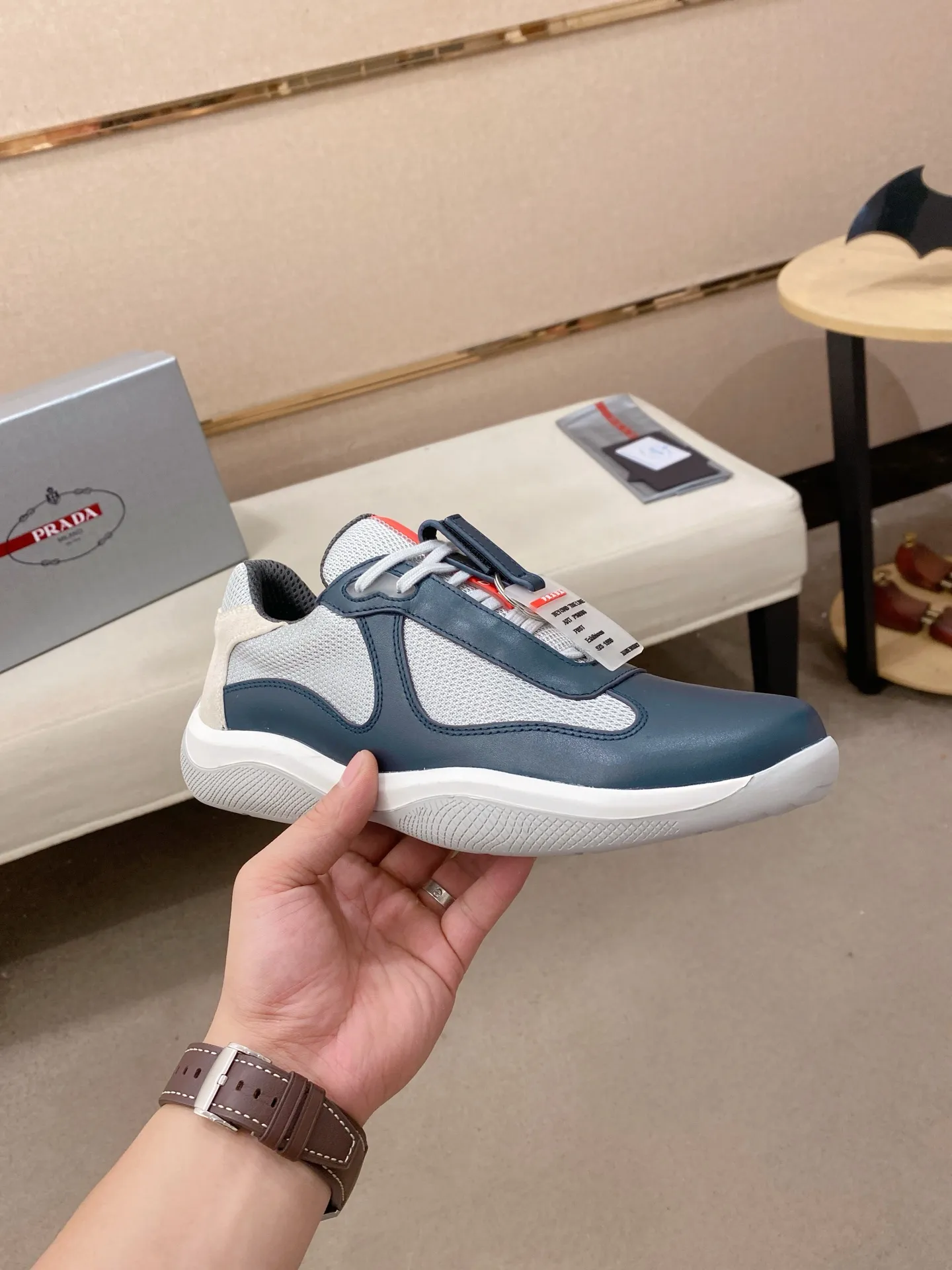 Men's shoes 💰 580💰 ✔️✔️✔️High version High-quality new PRADA (Prada) counters are launched simultaneously, new men's shoes, 😘fabrics are selected from first-layer cowhide fabrics. Lining: Imported cowhide leather lining. 👍🏿High-end☄️Open-molded non-slip rubber outsole, exquisite lines, simple and elegant, comfortable and high-end for leisure travel. Code number: 38 to 45